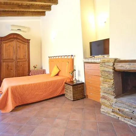 With 3 Bedrooms In With Shared Pool Enclosed Garden And Wifi 18 Km From The Beach * Partanna