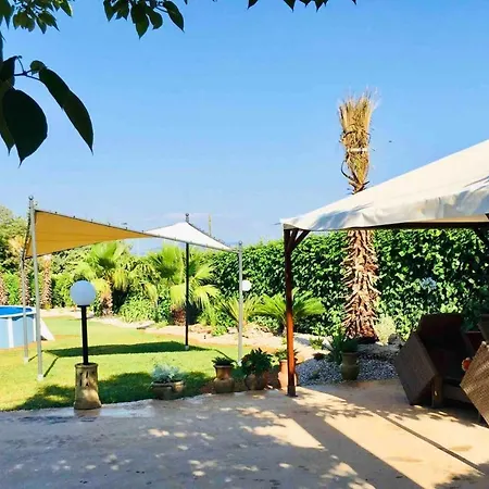 With 3 Bedrooms In With Shared Pool Enclosed Garden And Wifi 18 Km From The Beach Villa Partanna