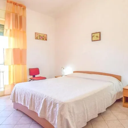 With 3 Bedrooms In With Shared Pool Enclosed Garden And Wifi 18 Km From The Beach Partanna