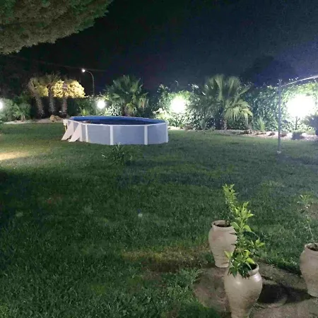 With 3 Bedrooms In With Shared Pool Enclosed Garden And Wifi 18 Km From The Beach * Partanna